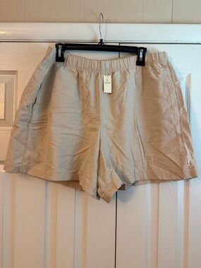 Aerie short